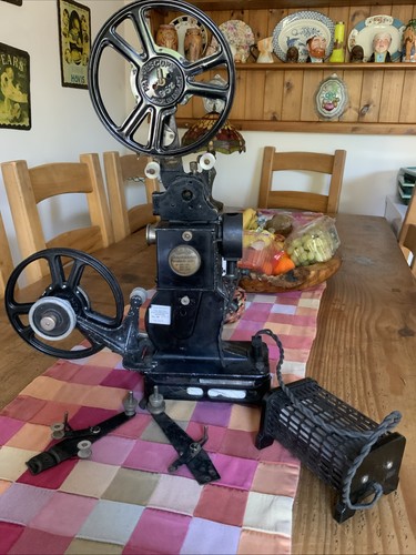 Vintage 1920s pathe baby 5mm - vintage,